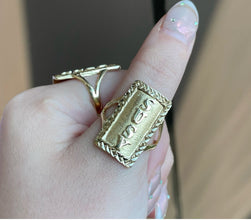 Anillo con nombre personalizado