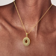 Letra tipo teni con cadena