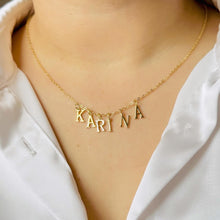 Nombre con cadena personalizado letra Times