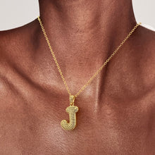 Letra tipo teni con cadena