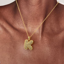 Letra tipo teni con cadena