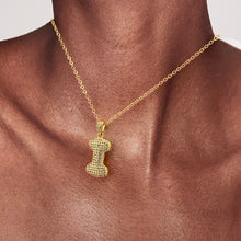 Letra tipo teni con cadena