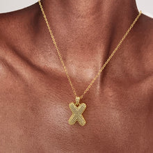 Letra tipo teni con cadena