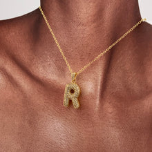 Letra tipo teni con cadena