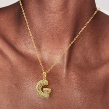 Letra tipo teni con cadena