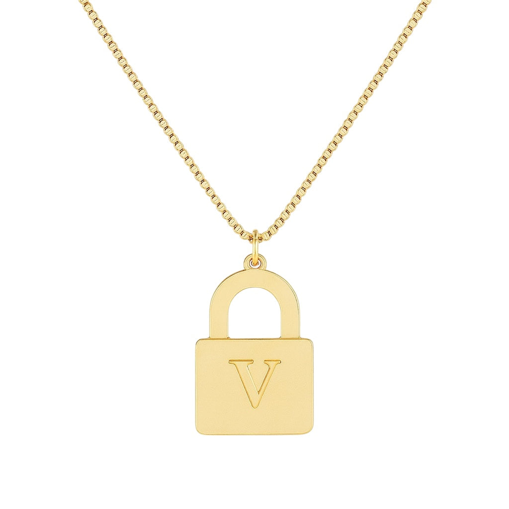 Collar con letra candado