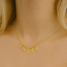 Nombre con cadena personalizado letra Times