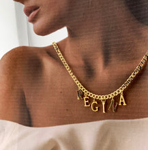 Collar personalizado con letra lisa