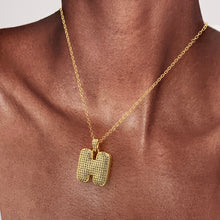 Letra tipo teni con cadena