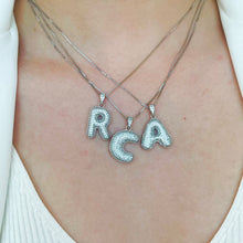 Letra tipo teni con cadena