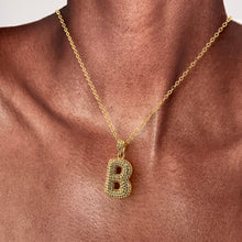 Letra tipo teni con cadena