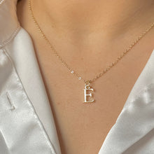 Letra tubo chica con cadena