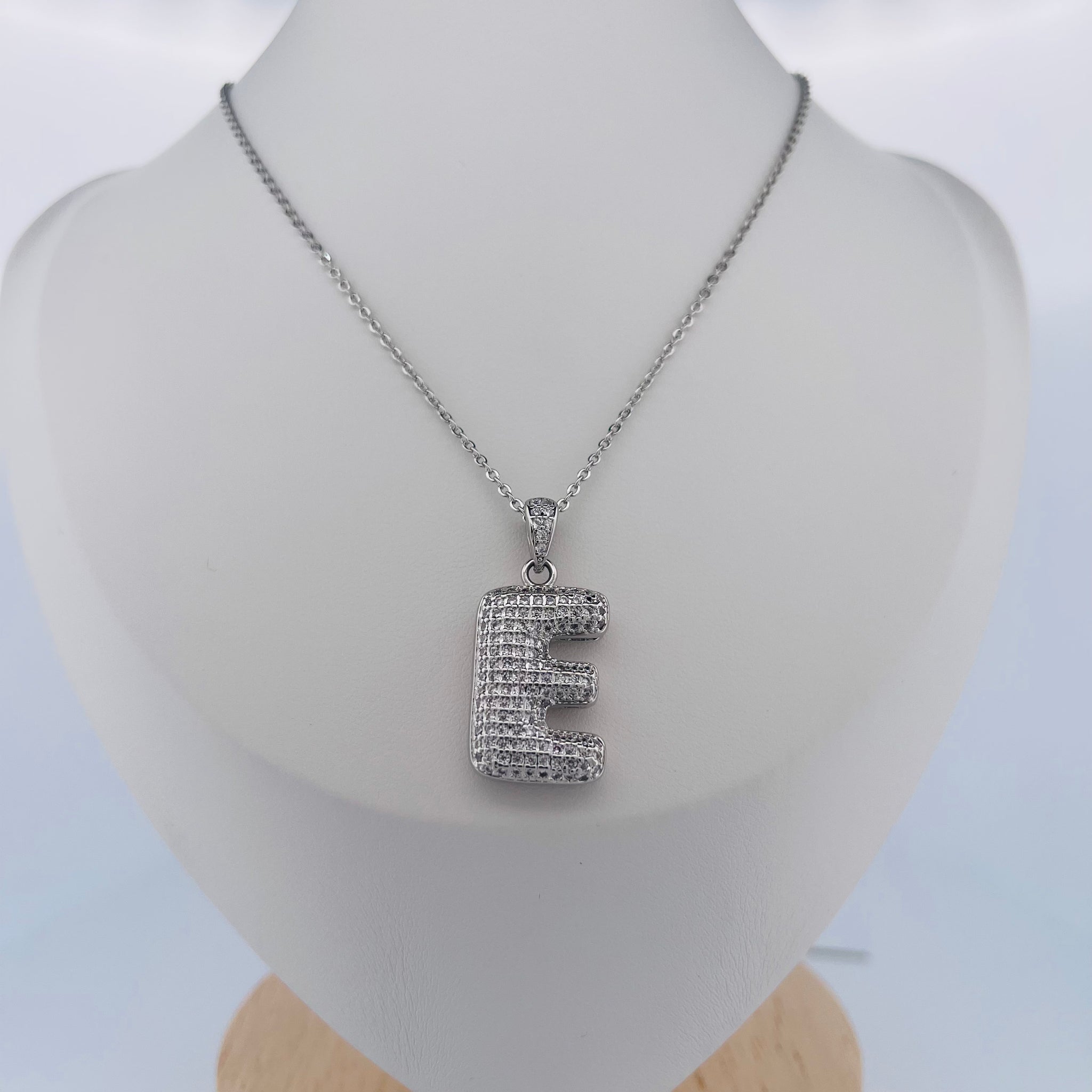 Collar de Letra globo con piedra