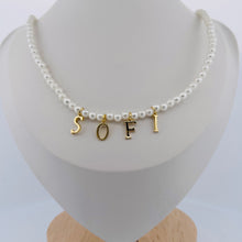 Collar perla #4 con nombre personalizado letra lisa