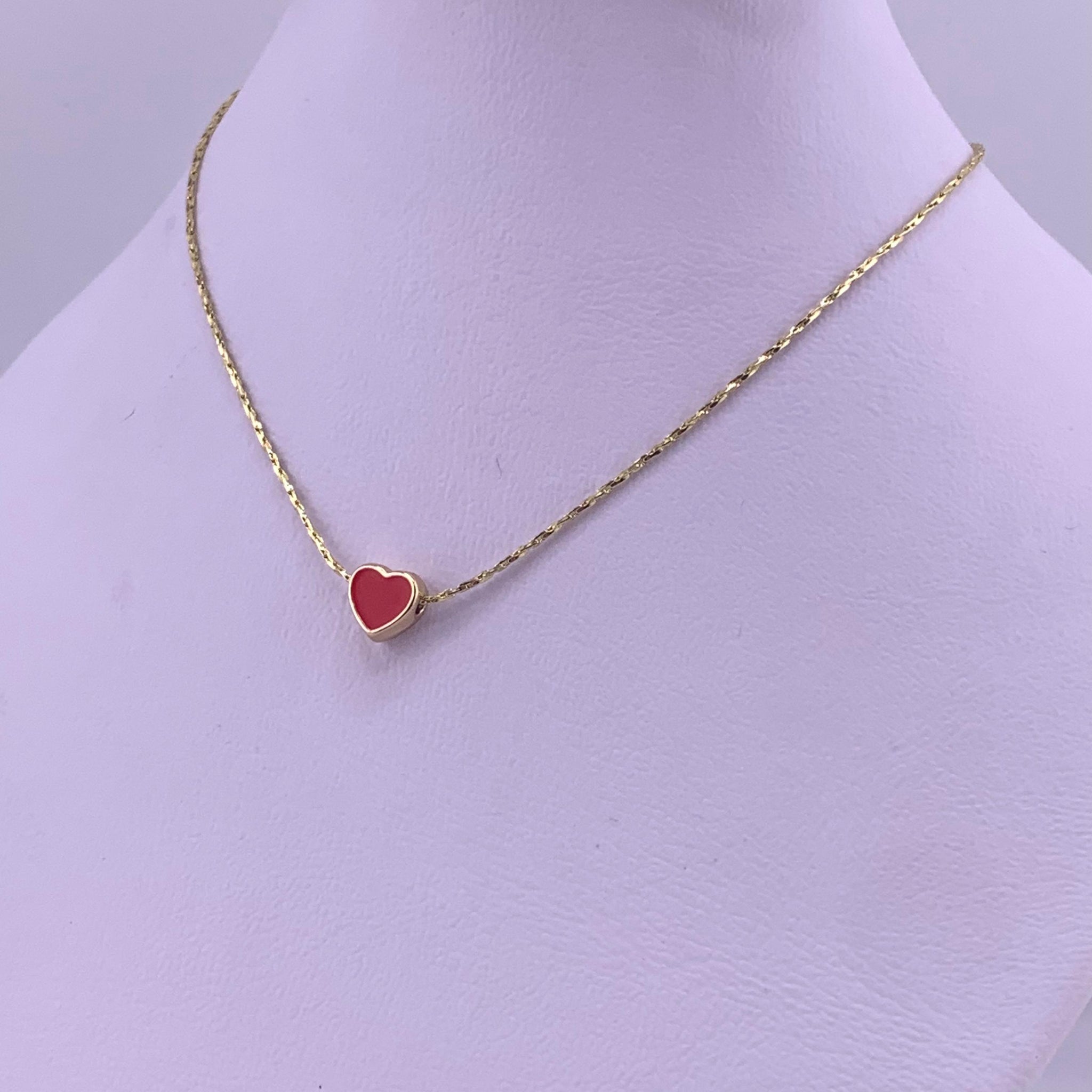 collar corazón rojo