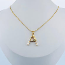 Collar letra con perla